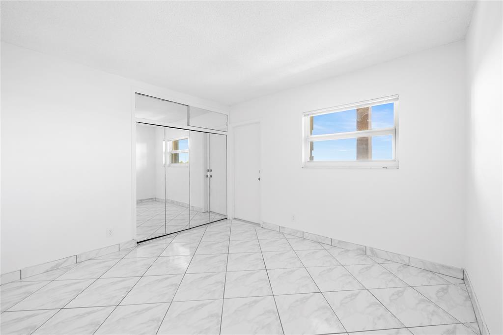 1069 Hillsboro Mile, Unit 507 Hillsboro Beach, FL 33062 - Photo 12 of 35