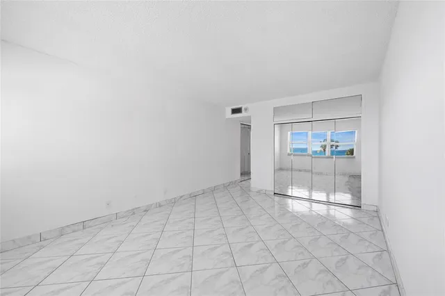 $3,100 | 1069 Hillsboro Mile, Unit 507, Hillsboro Beach, FL 33062