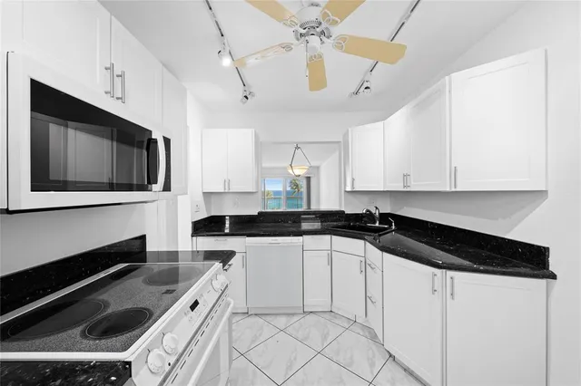 $3,100 | 1069 Hillsboro Mile, Unit 507, Hillsboro Beach, FL 33062