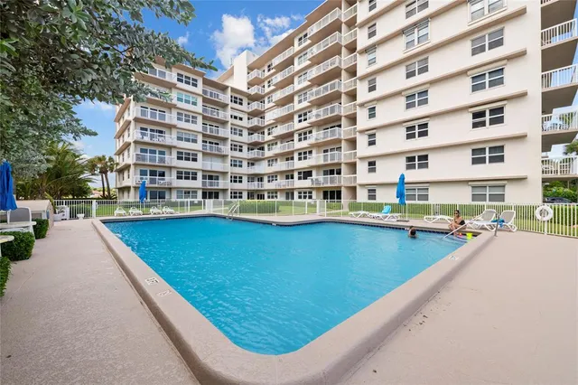 $3,100 | 1069 Hillsboro Mile, Unit 507, Hillsboro Beach, FL 33062