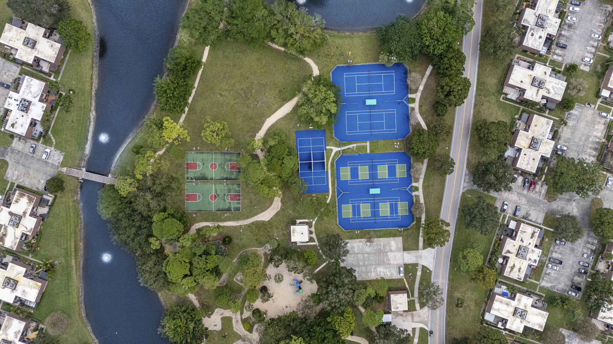 617 6th Lane Palm Beach Gardens, FL 33418 - Photo 45 of 49 an aerial view of a