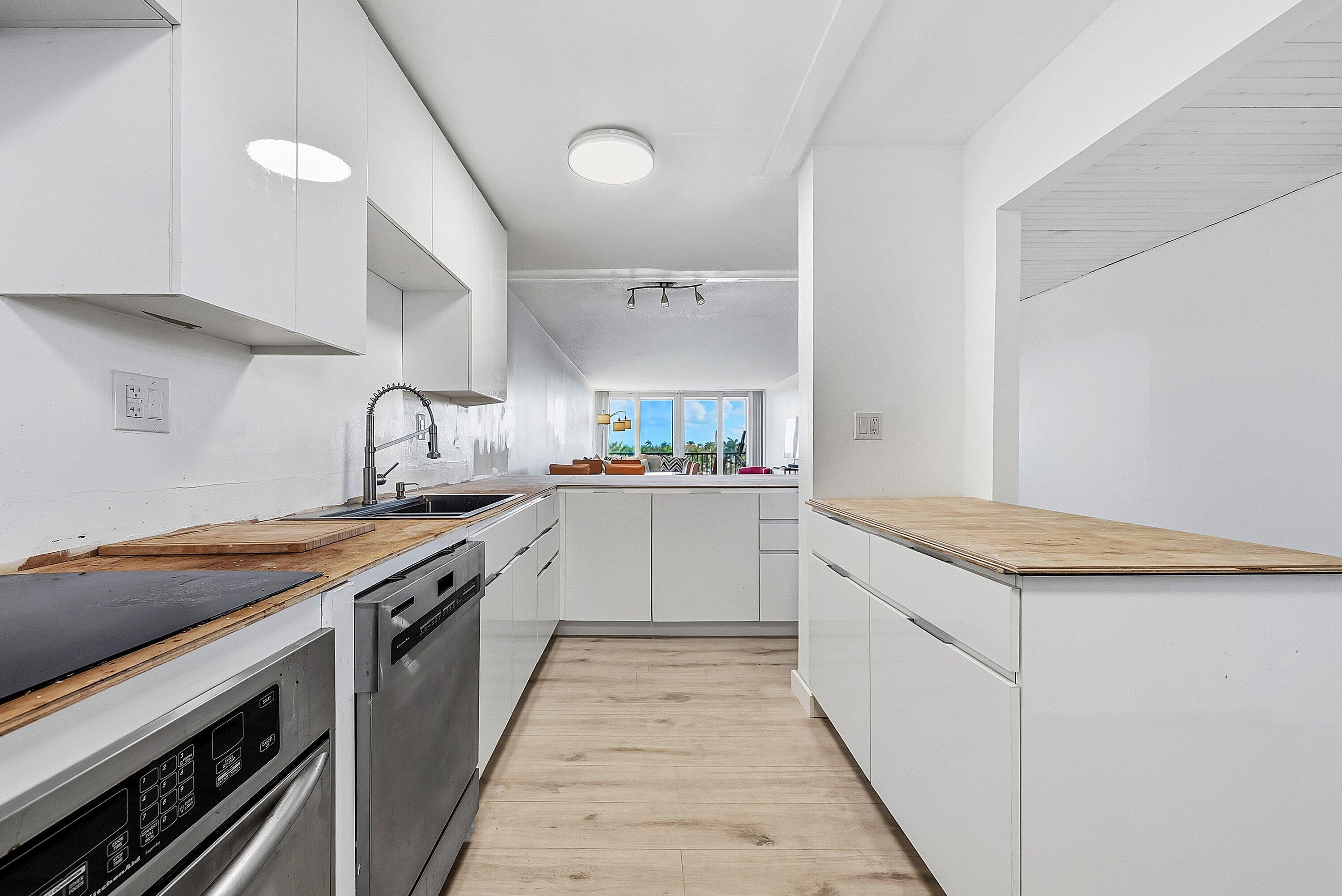 6 Royal Palm Way, Unit 605 Boca Raton, FL 33432 - Photo 12 of 42 006-6RoyalPalmWay-BocaRaton-FL-33432-SMA