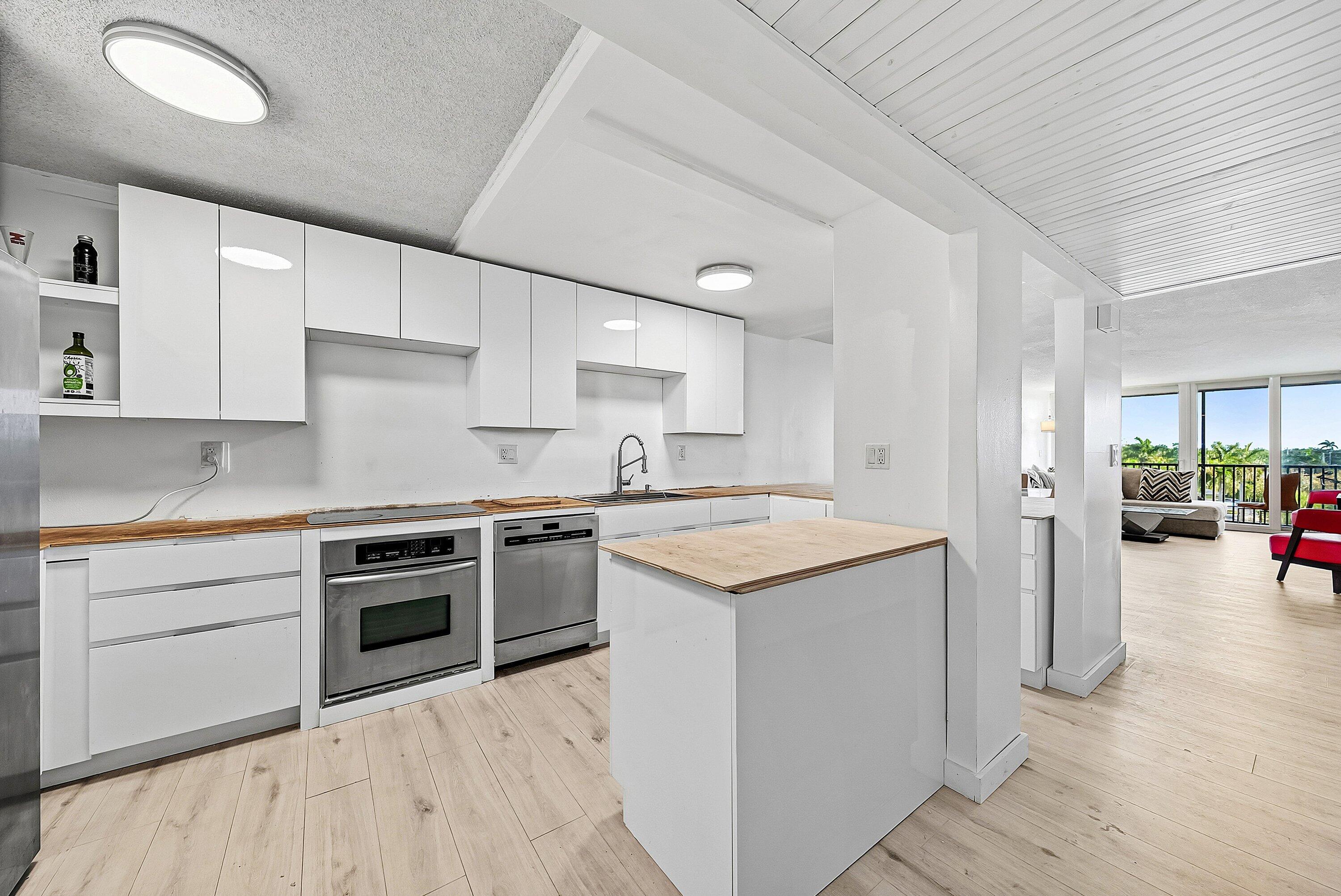 6 Royal Palm Way, Unit 605 Boca Raton, FL 33432 - Photo 13 of 42 005-6RoyalPalmWay-BocaRaton-FL-33432-SMA