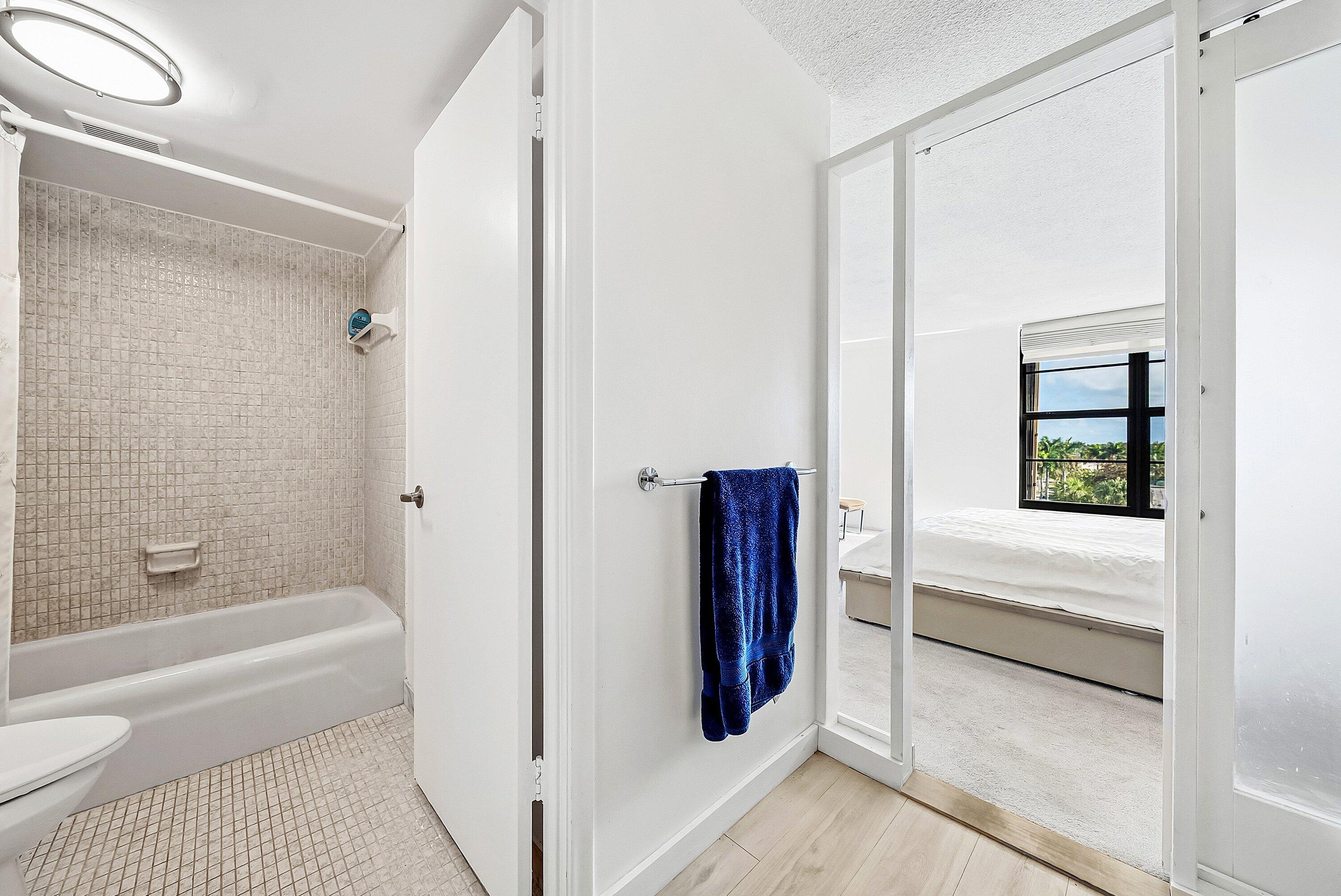 6 Royal Palm Way, Unit 605 Boca Raton, FL 33432 - Photo 18 of 42 019-6RoyalPalmWay-BocaRaton-FL-33432-SMA