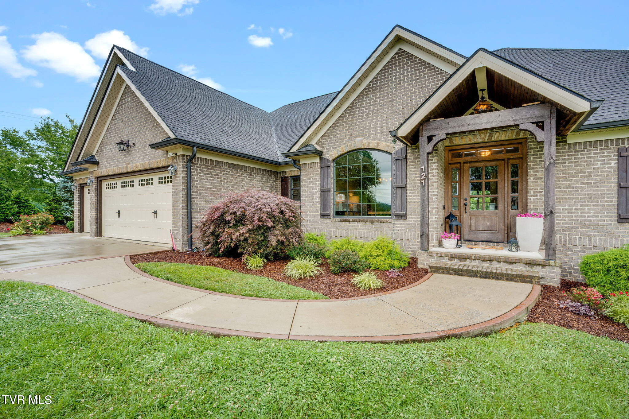 121 Sunset Ridge Boulevard Johnson City, TN 37615 - Photo 5 of 70 004