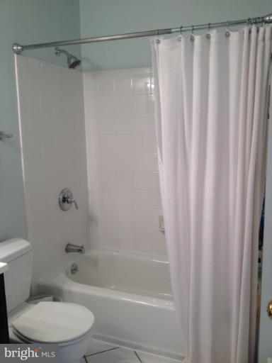 2512 South Walter Reed Drive, Unit 3 Arlington, VA 22206 - Photo 3 of 10 Bath