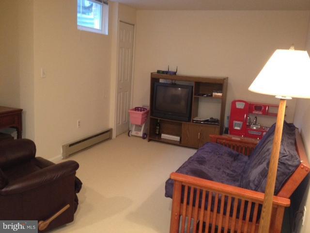 2512 South Walter Reed Drive, Unit 3 Arlington, VA 22206 - Photo 9 of 10 Family Room
