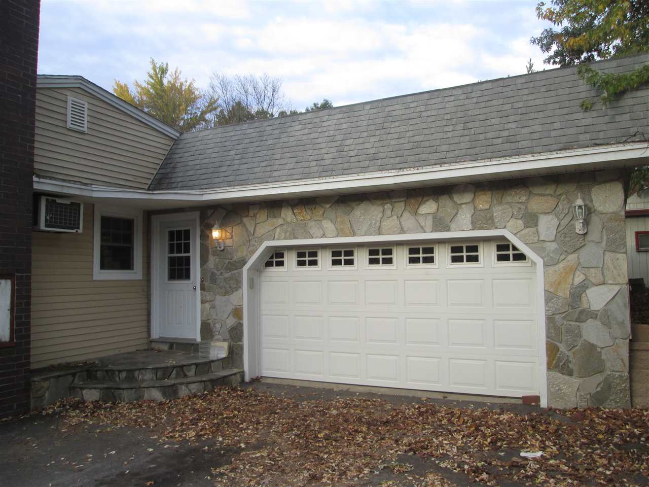 3 Coll Street Hudson, NH 03051 - Photo 11 of 28
