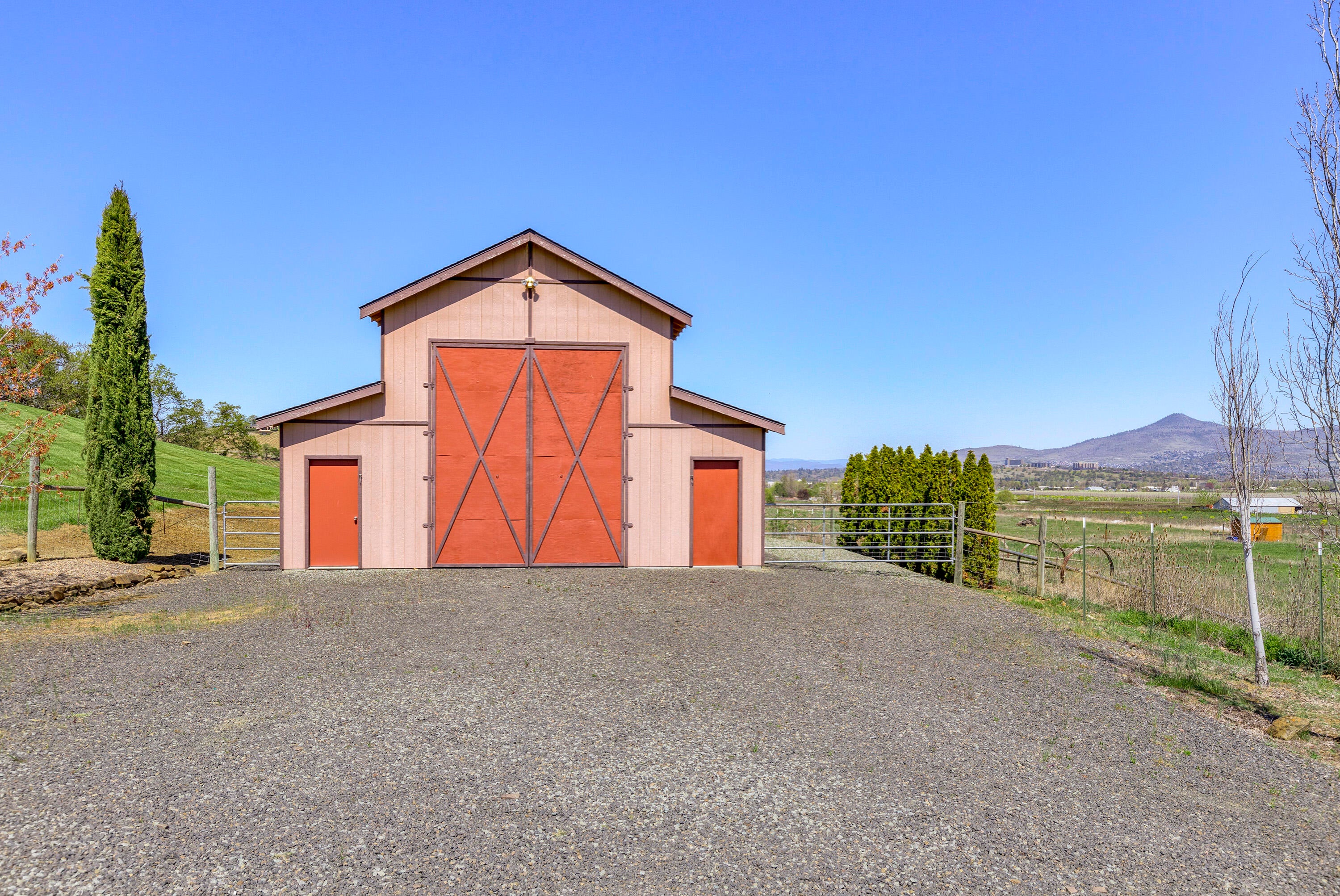 3986 Independence School Road Medford, OR 97501 - Photo 36 of 47 25_ISR_24