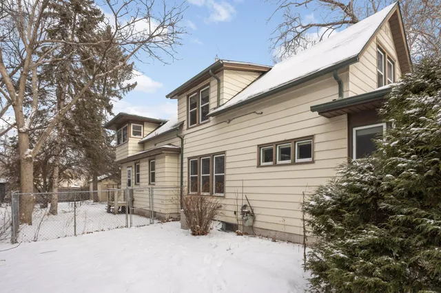 $199,900 | 961 Margaret Street, St. Paul, MN 55106