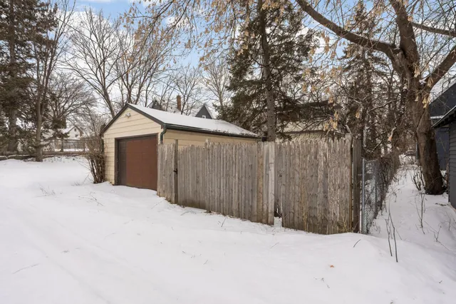 $199,900 | 961 Margaret Street, St. Paul, MN 55106
