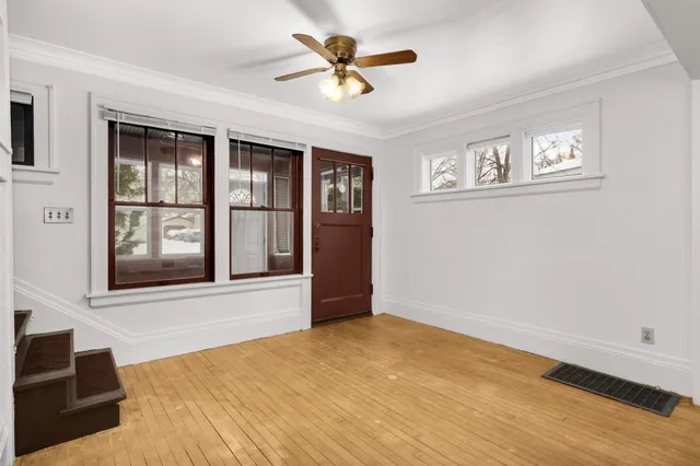 $199,900 | 961 Margaret Street, St. Paul, MN 55106