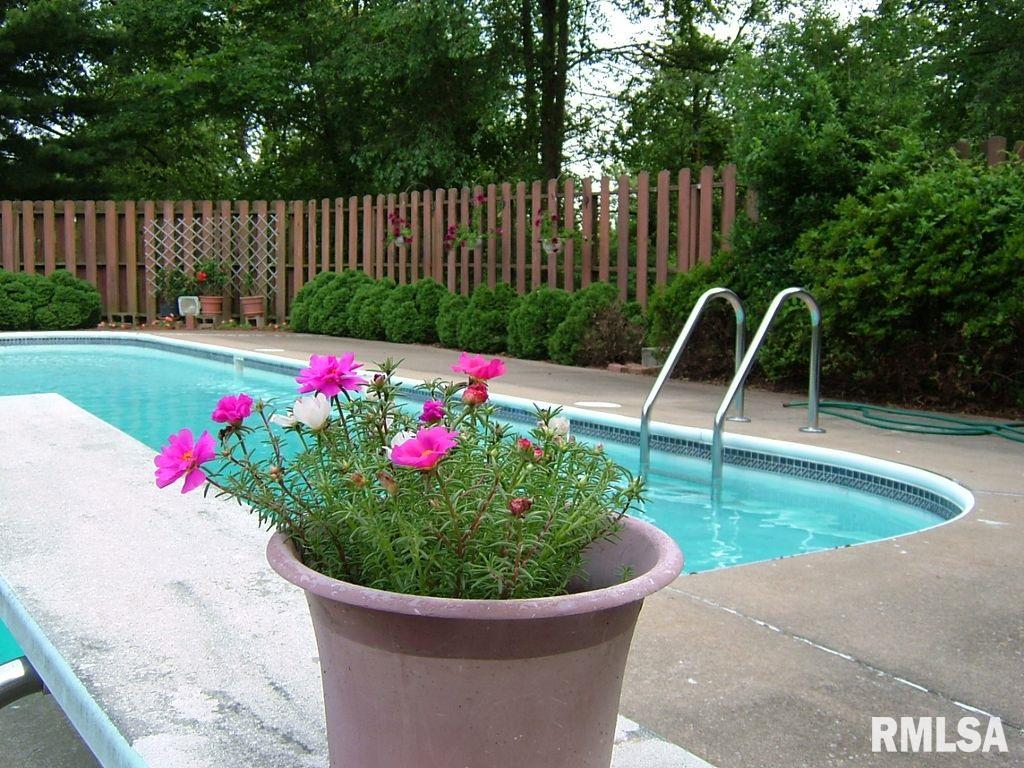 54 Oakview Road Carbondale, IL 62901 - Photo 4 of 19 Gallery Image 4