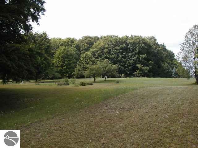 3603 East Long Lake Road Traverse City, MI 49685 - Photo 8 of 15 1694570-7.JPG