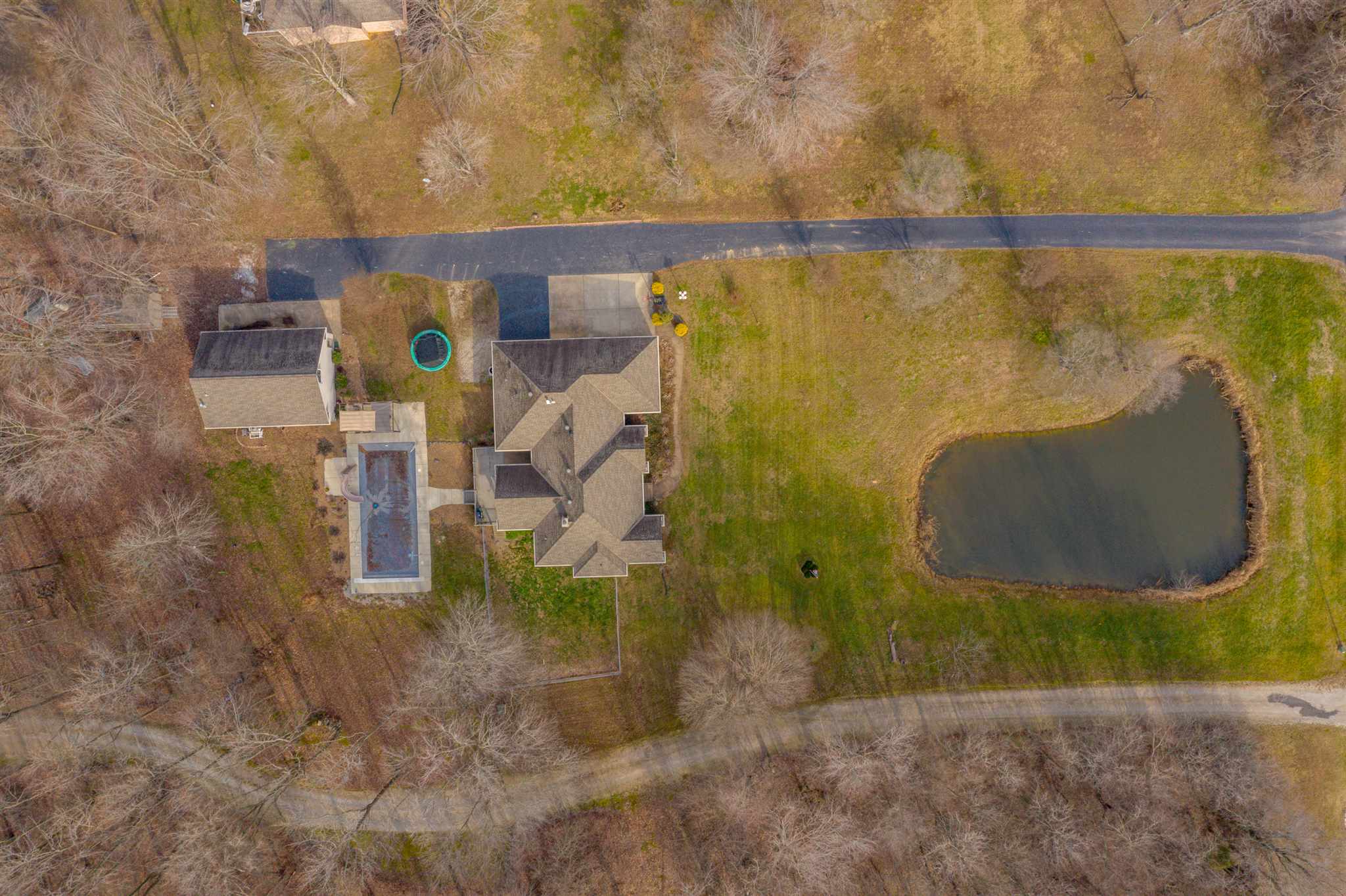 611 South Center Road Boonville, IN 47601 - Photo 3 of 36 Gallery Image 3