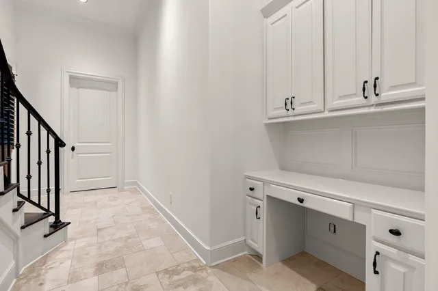 $2,725,000 | 10 Maroon Creek Court, The Woodlands, TX 77389