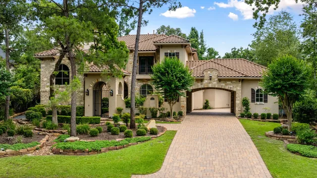 $2,725,000 | 10 Maroon Creek Court, The Woodlands, TX 77389
