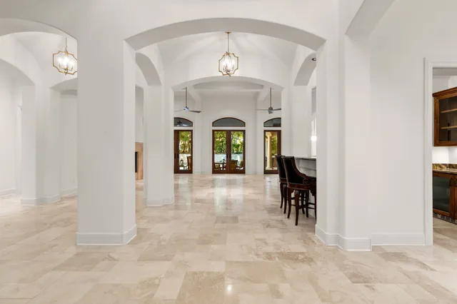 $2,725,000 | 10 Maroon Creek Court, The Woodlands, TX 77389