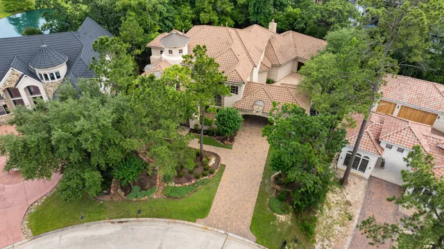 $2,725,000 | 10 Maroon Creek Court, The Woodlands, TX 77389