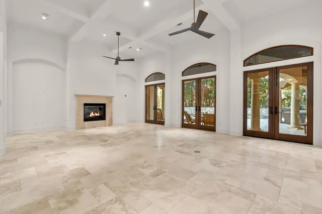 $2,725,000 | 10 Maroon Creek Court, The Woodlands, TX 77389