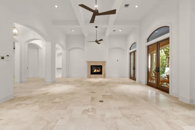 $2,725,000 | 10 Maroon Creek Court, The Woodlands, TX 77389