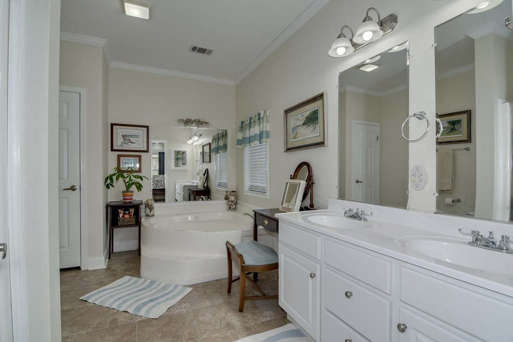 408 Trolley Line Road Graniteville, SC 29829 - Photo 23 of 47 Owners Bath w/jetted soaking Tub