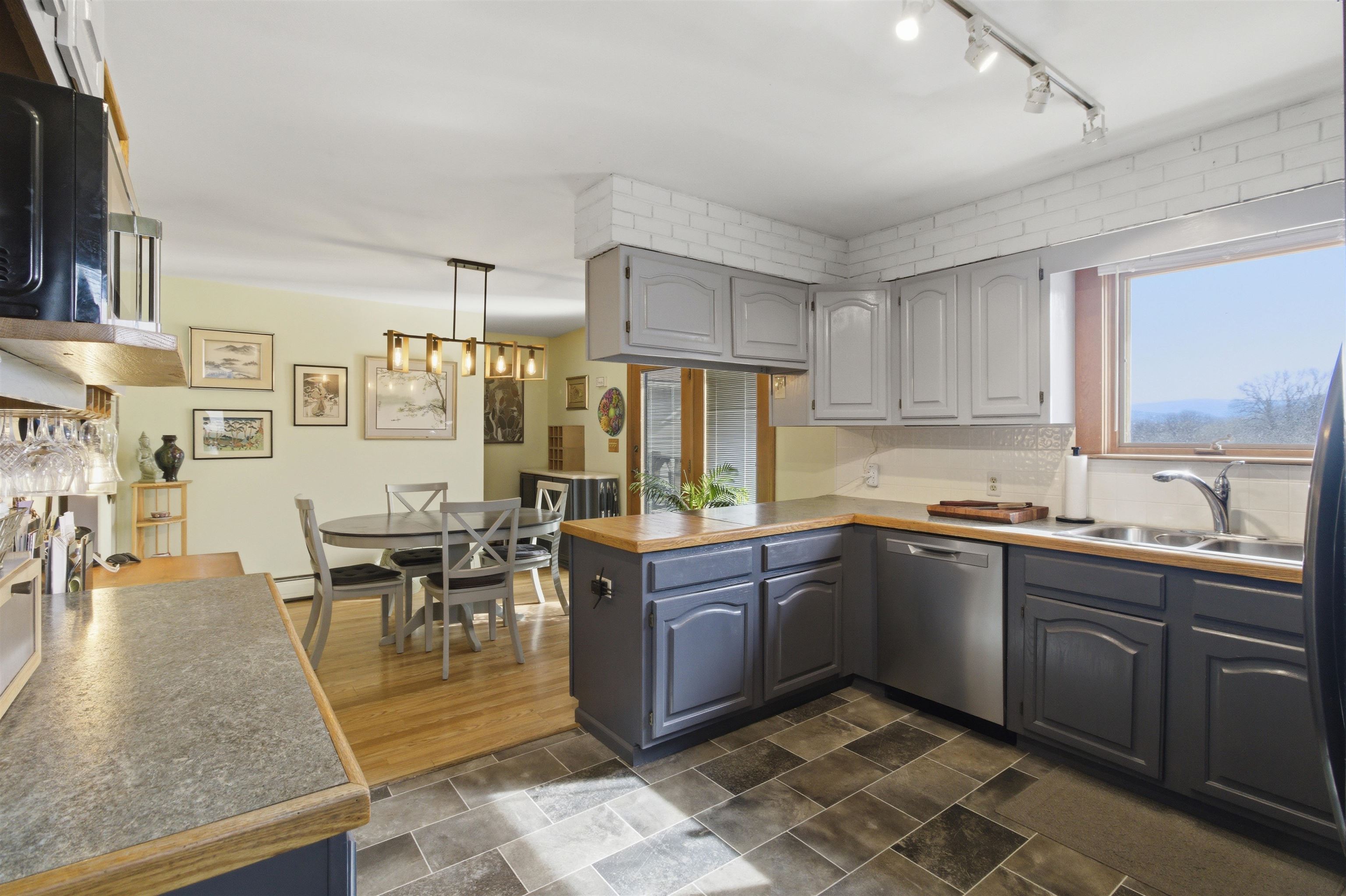 695 Dermody Road Bennington, VT 05201 - Photo 16 of 36