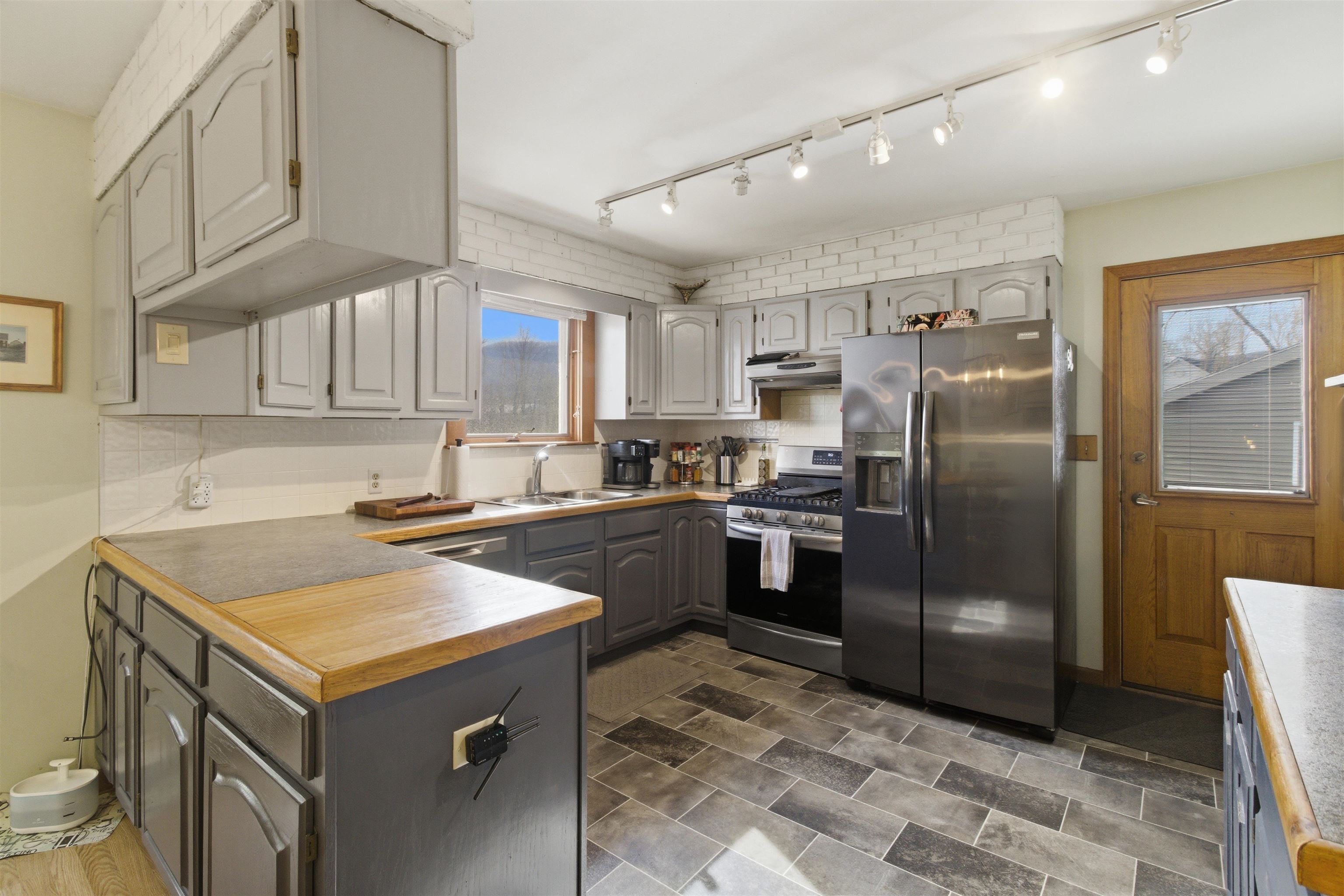 695 Dermody Road Bennington, VT 05201 - Photo 18 of 36