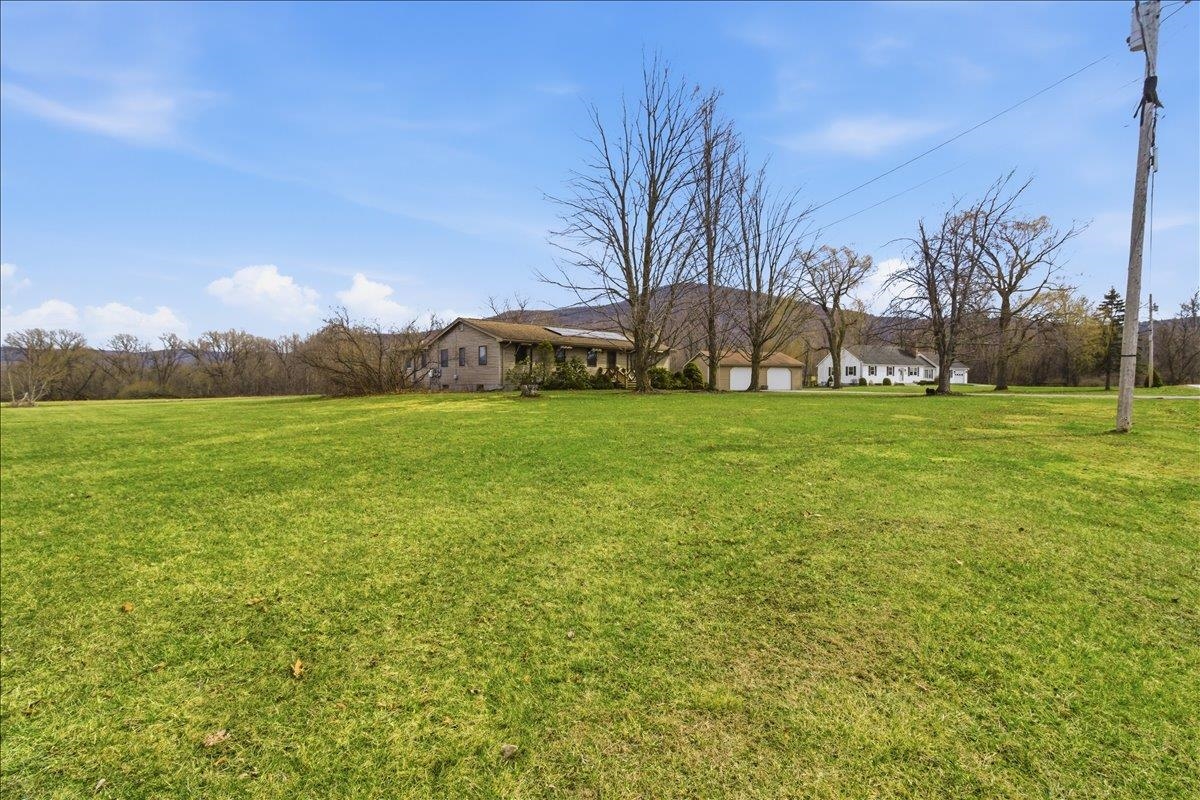 695 Dermody Road Bennington, VT 05201 - Photo 5 of 36