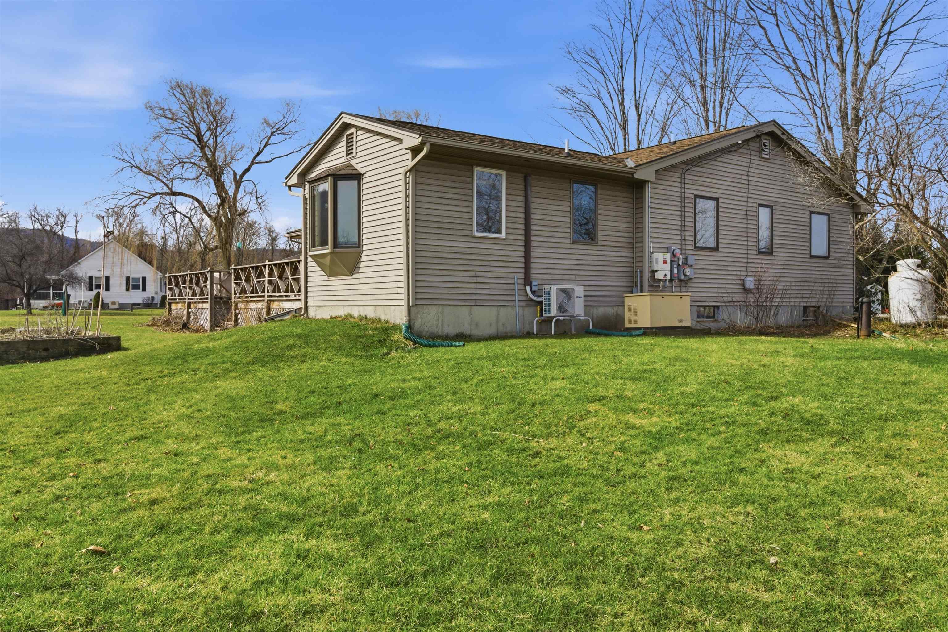 695 Dermody Road Bennington, VT 05201 - Photo 6 of 36