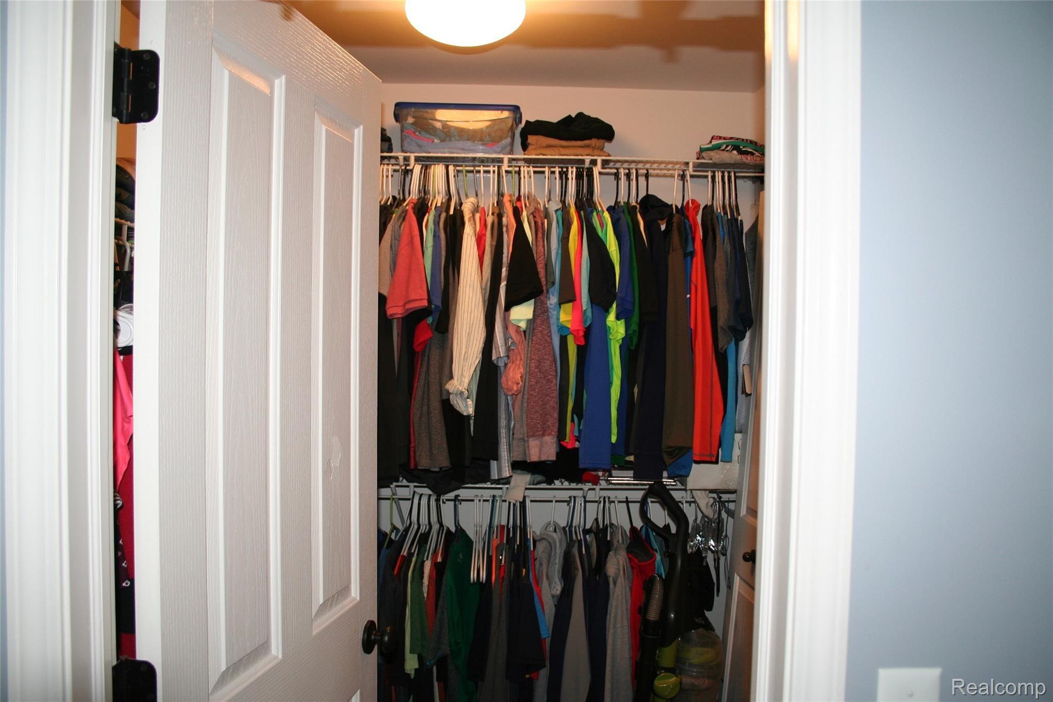 9398 Maple Ridge Drive Newport, MI 48166 - Photo 15 of 35 Master Closet #2.JPG