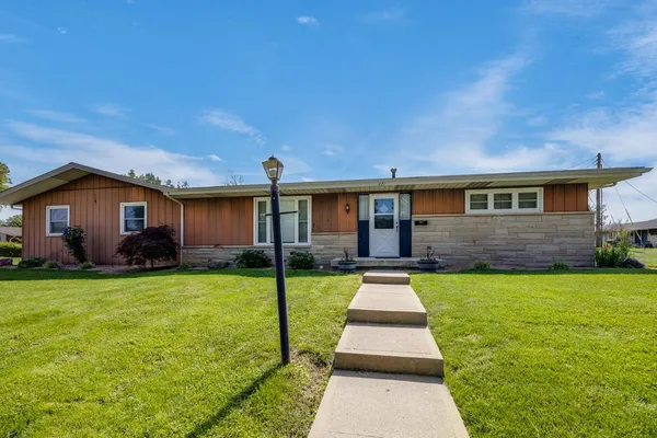 $294,900 | 421 Country Club, Batesville, IN 47006