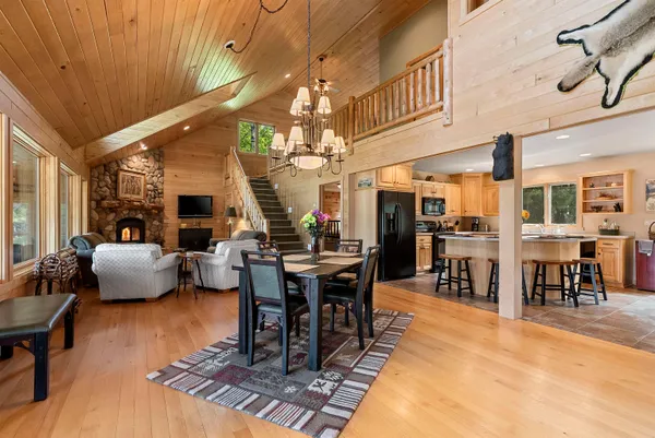 $2,700,000 | 4721 Lake Of The Woods Road, Sturgeon Bay, WI 54235