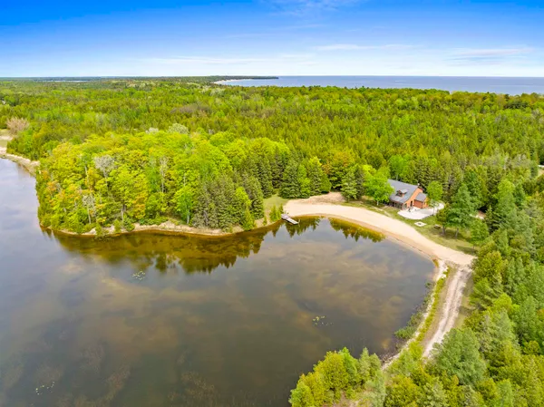 $2,700,000 | 4721 Lake Of The Woods Road, Sturgeon Bay, WI 54235