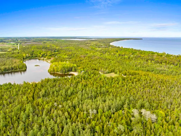 $2,700,000 | 4721 Lake Of The Woods Road, Sturgeon Bay, WI 54235