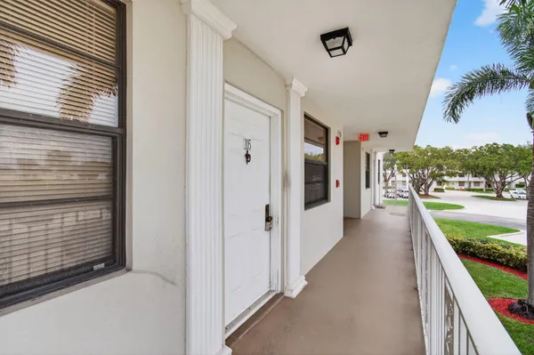 $229,000 | 6049 Balboa Circle, Unit 205, Boca Raton, FL 33433