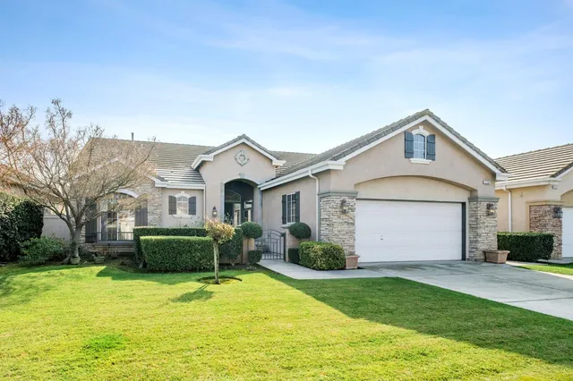 $525,000 | 2151 West Vía Le Fontane, Fresno, CA 93711