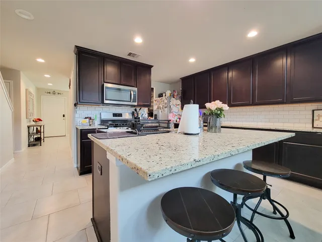 $330,000 | 8003 Ecru Lane, Rosharon, TX 77583