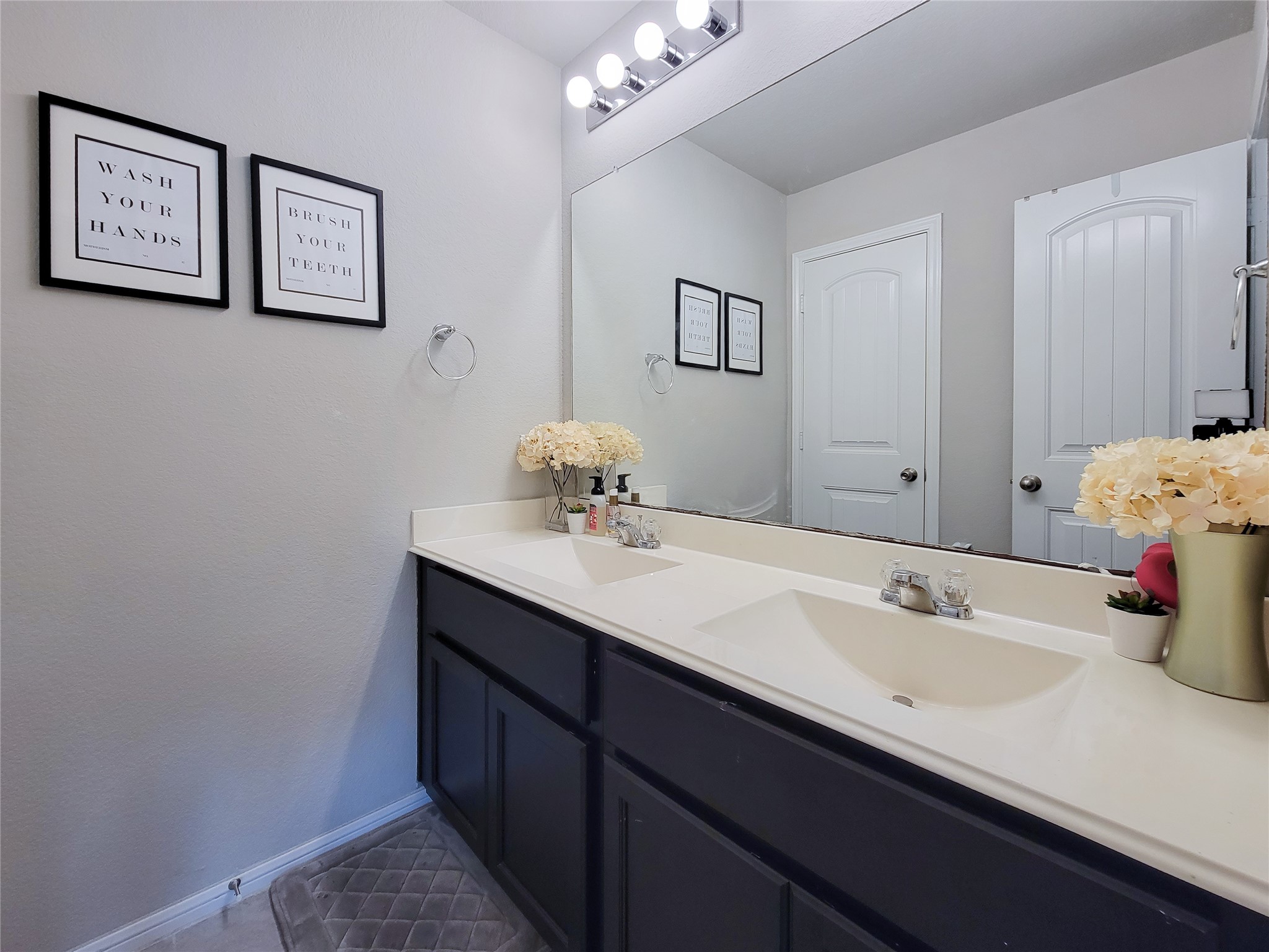 8003 Ecru Lane Rosharon, TX 77583 - Photo 25 of 35 Guest Bathroom