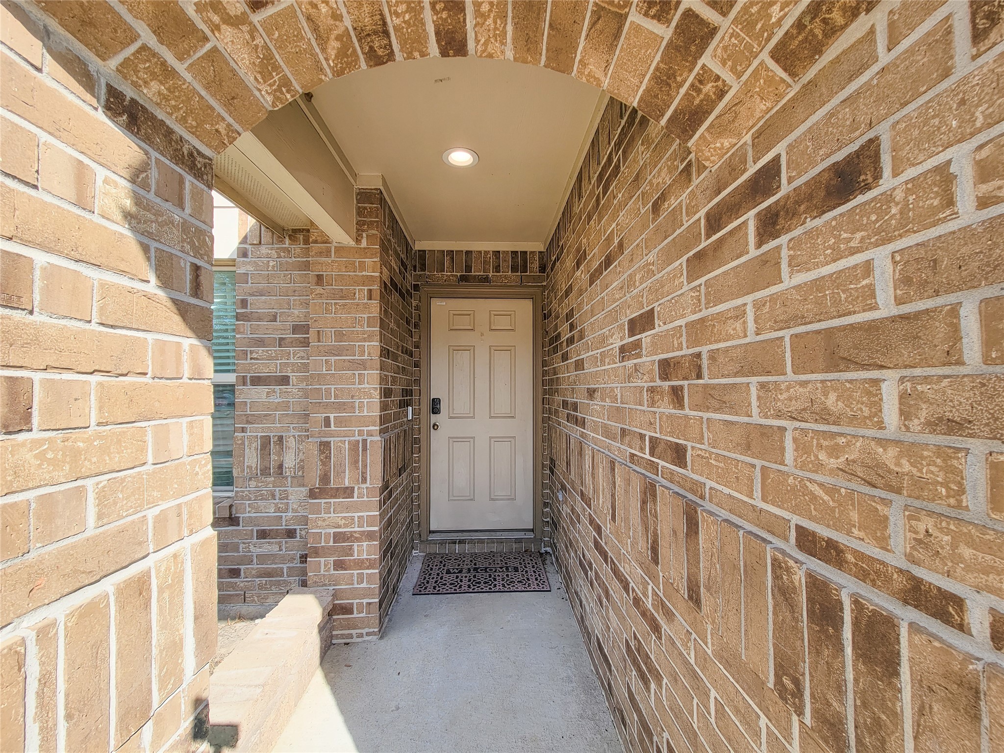 8003 Ecru Lane Rosharon, TX 77583 - Photo 3 of 35 Let's step inside...