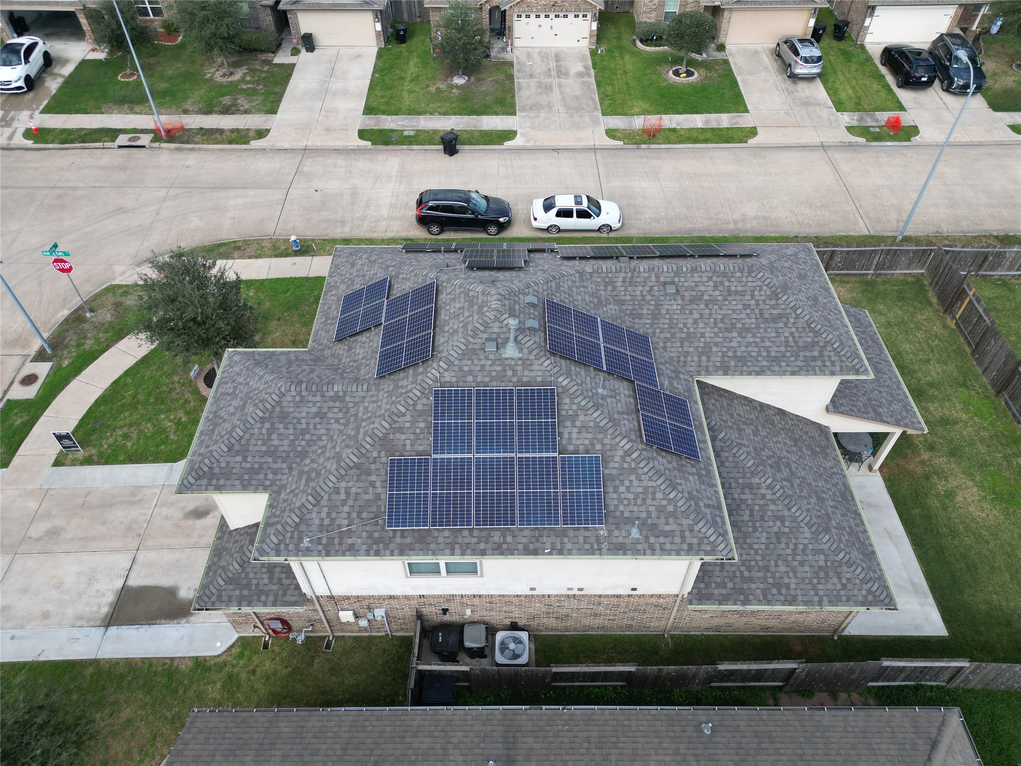 8003 Ecru Lane Rosharon, TX 77583 - Photo 33 of 35 a building view with outdoor space