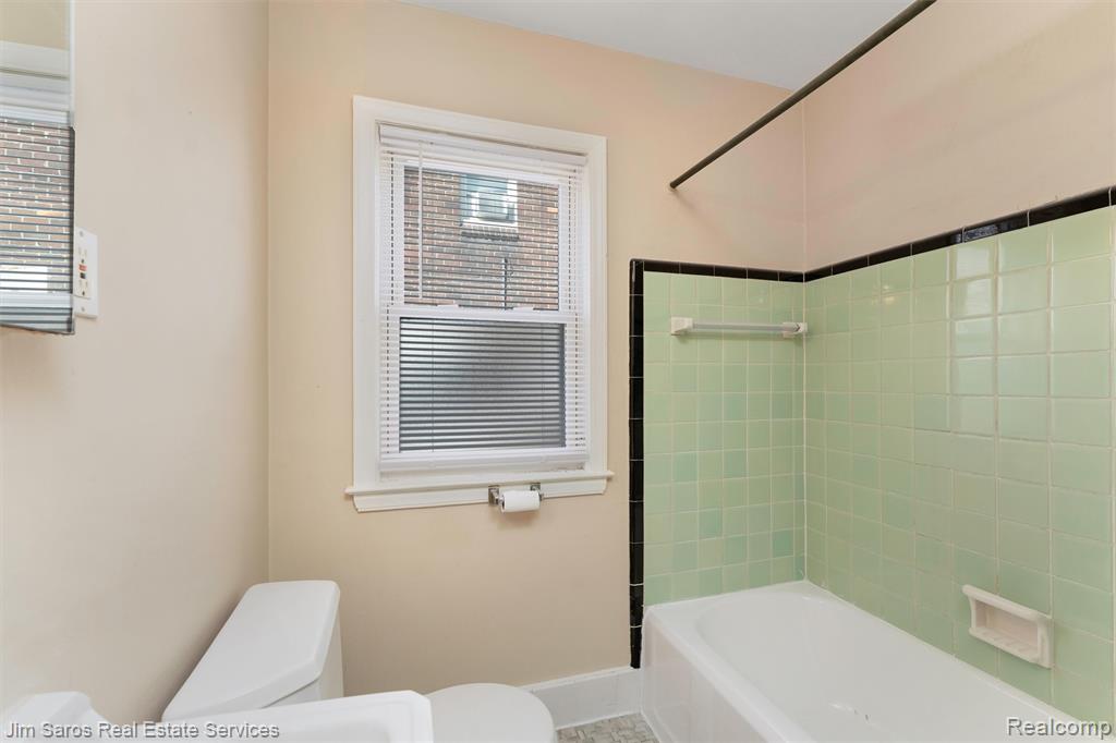 21970 Moross Road Detroit, MI 48236 - Photo 9 of 13 Gallery Image 9