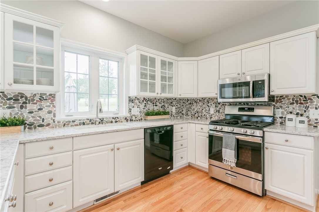 560 Fox Hunt Drive Victor, NY 14564 - Photo 10 of 30