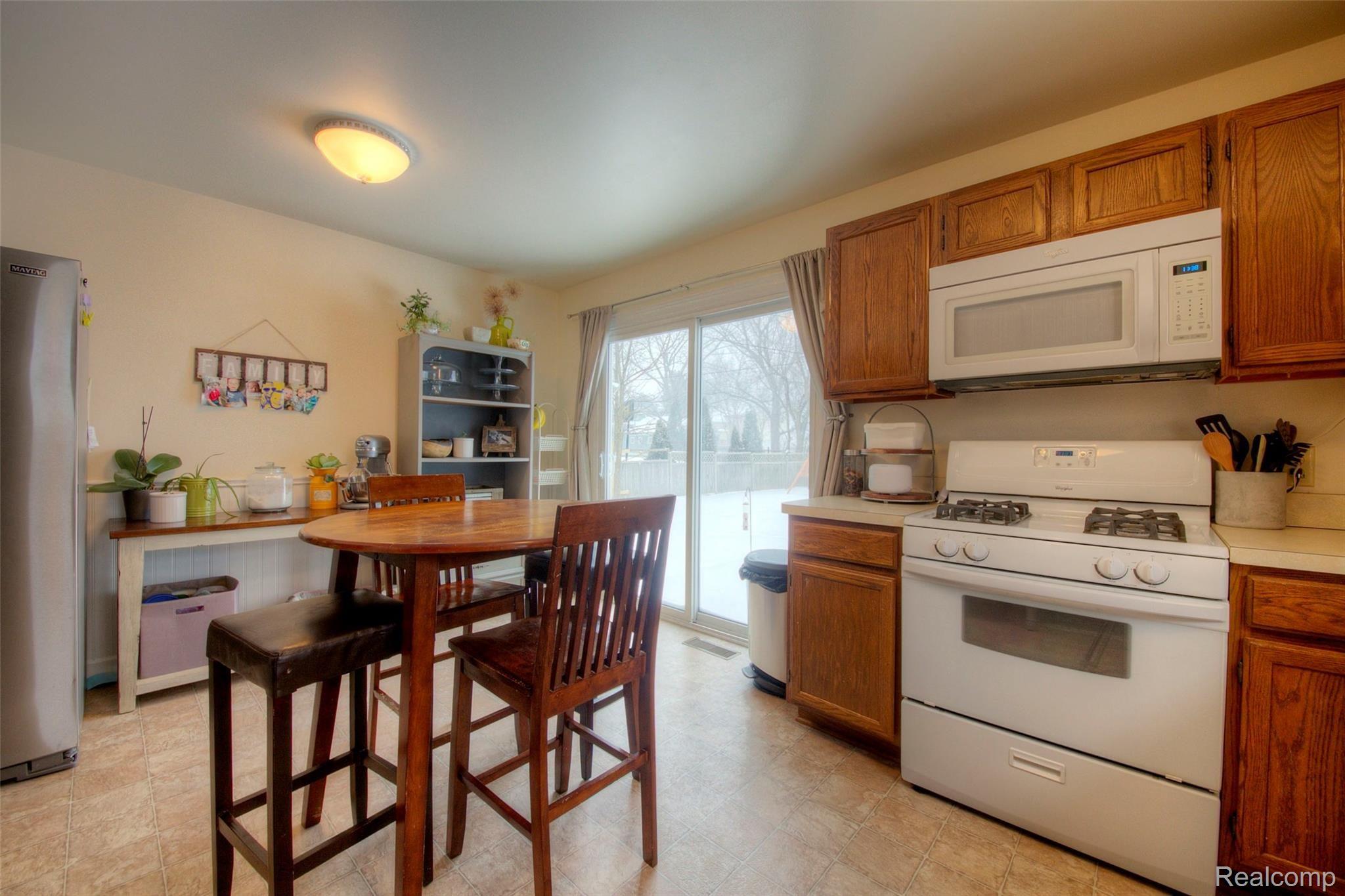 133 Riddle Street Howell, MI 48843 - Photo 11 of 53 930A9289_90_91.jpg