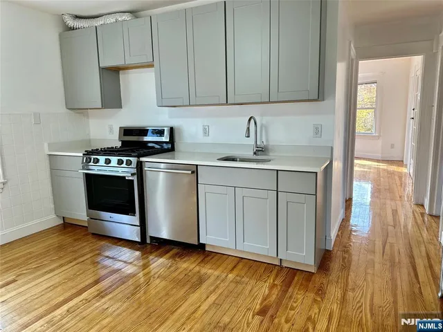 $3,200 | 227 Hamilton Avenue, Unit 2, Hasbrouck Heights, NJ 07604