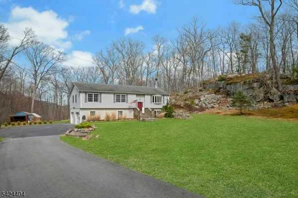 $649,000 | 4 Andover Mohawk Road, Sparta, NJ 07871
