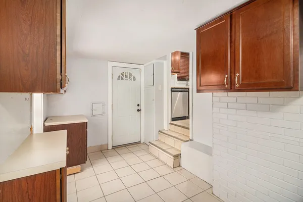 $383,000 | 6953 Mayburn Street, Dearborn Heights, MI 48127