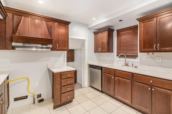 $383,000 | 6953 Mayburn Street, Dearborn Heights, MI 48127