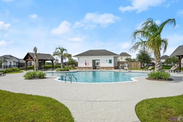 $378,999 | 3237 Creekmere Lane, Baton Rouge, LA 70810