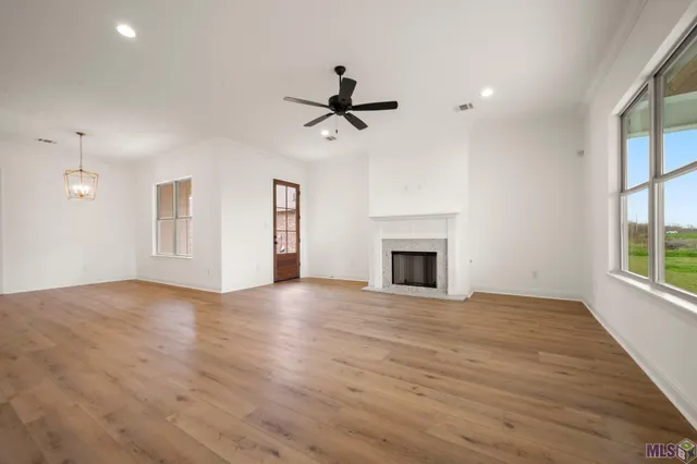 $378,999 | 3237 Creekmere Lane, Baton Rouge, LA 70810